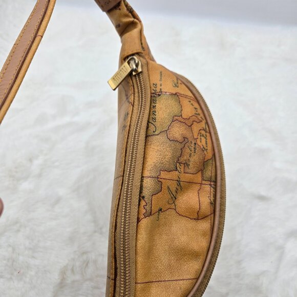 Alviero Geo Classic Waist Pouch - Picture 6 of 12